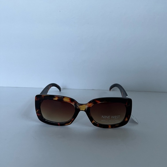 NWT NINE WEST TORTOISE SUNGLASSES EYEWEAR ACCESSORY - Picture 3 of 7